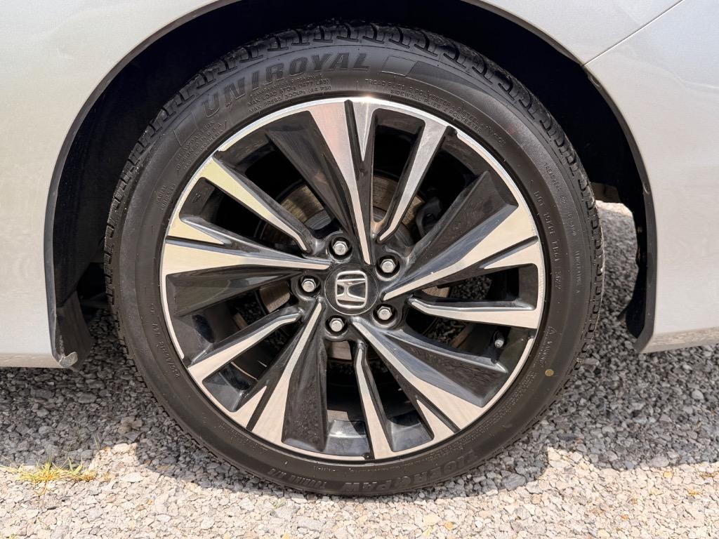 2017 Honda Accord EX-L - Photo 17