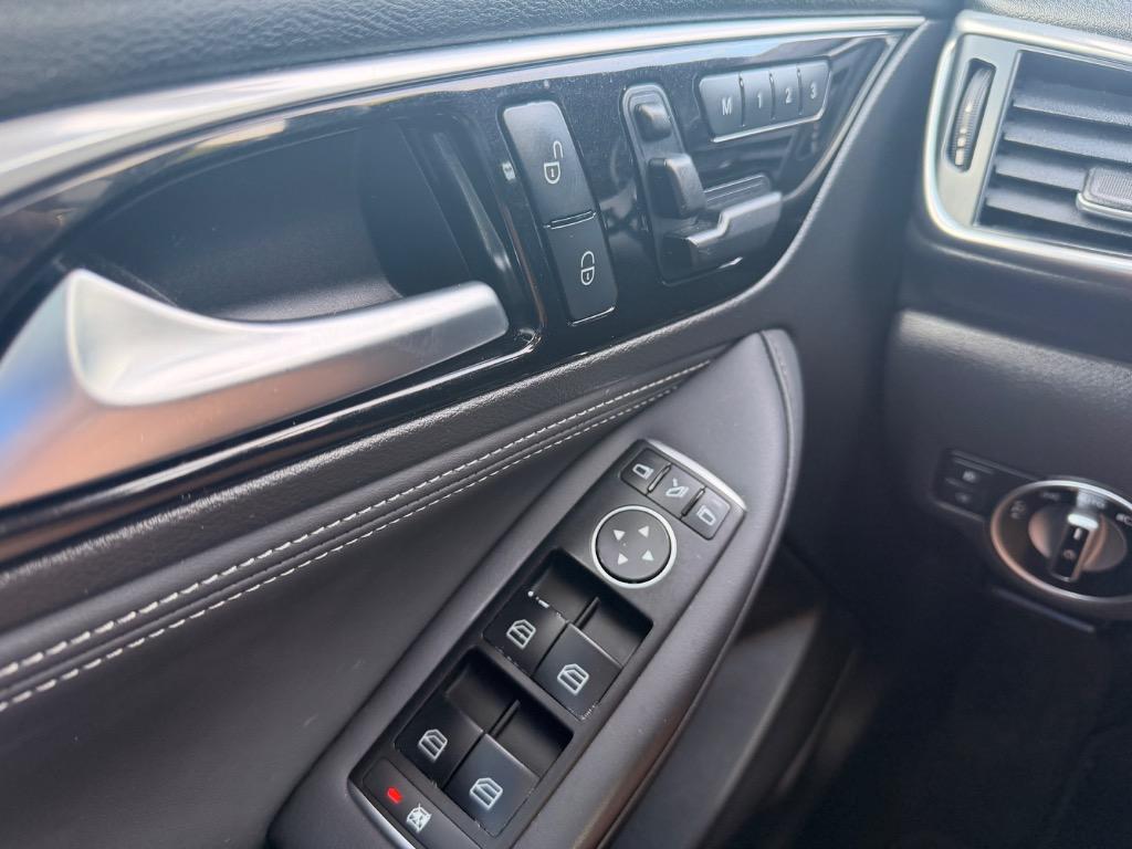 2017 INFINITI QX30 Premium - Photo 13