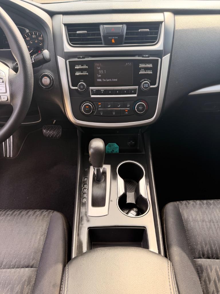 2017 Nissan Altima S - Photo 10